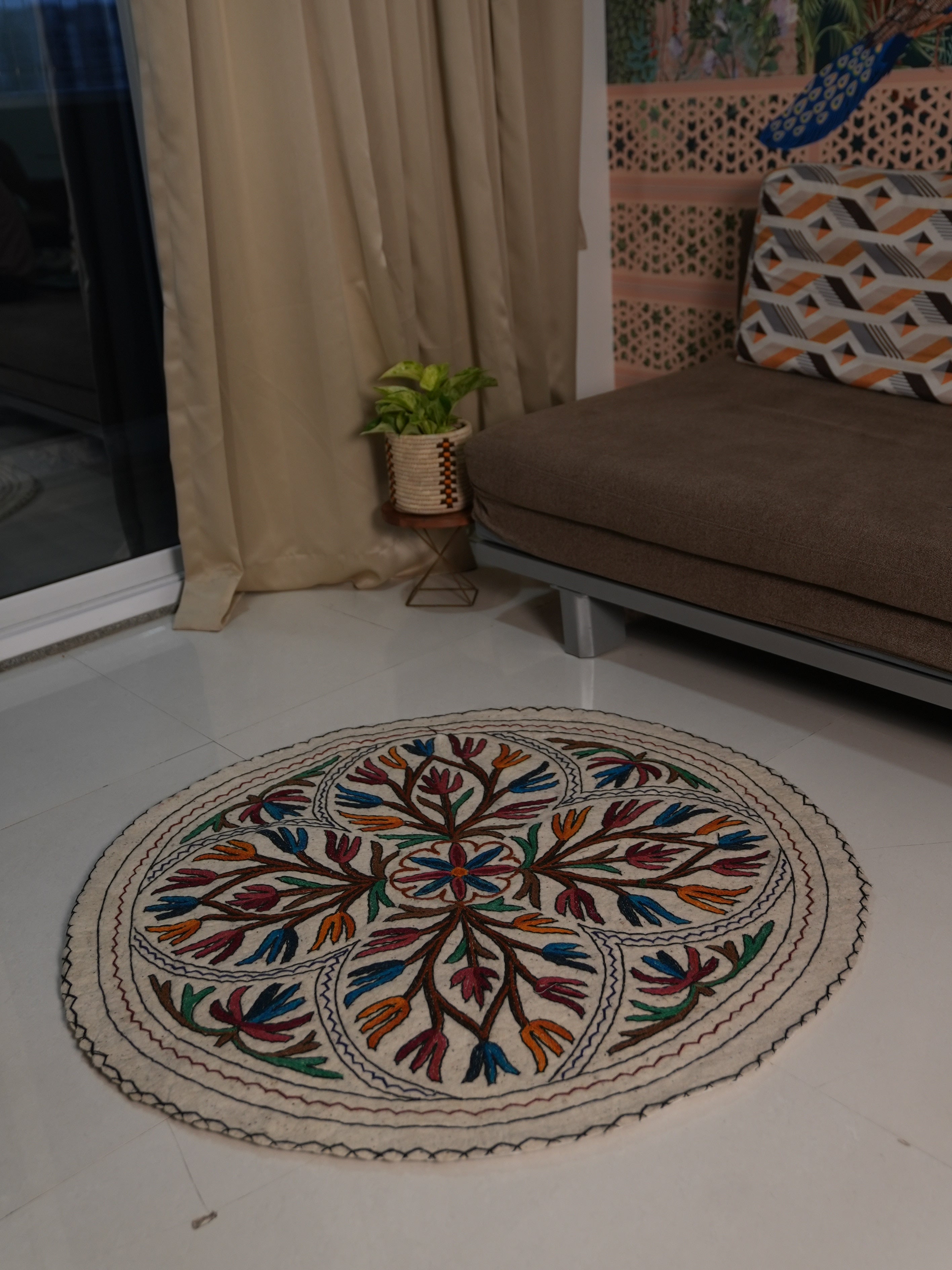 Guldasta Glory- Round Rug