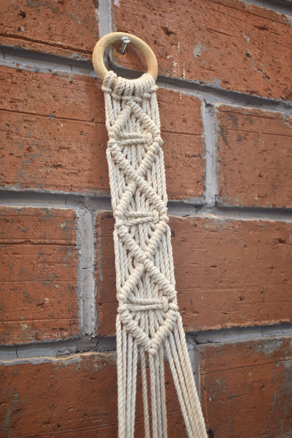 Cedar-Macramé Plant Holder
