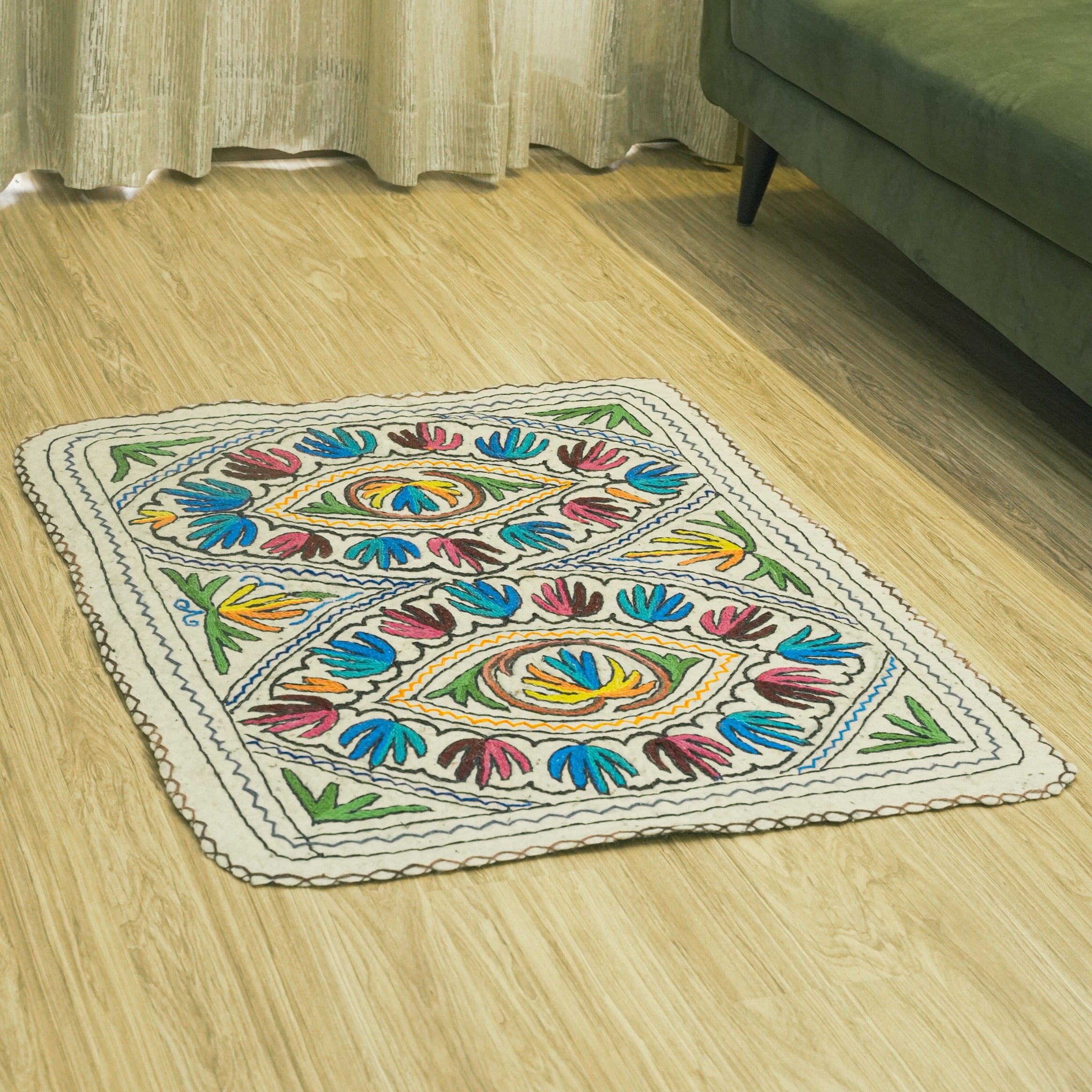 Living Room Rug - Chinar Gaze